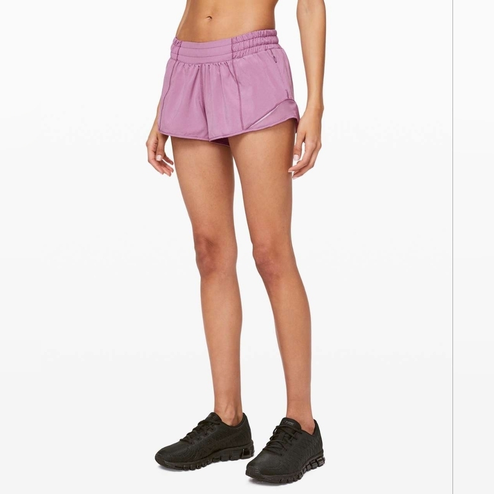 Lululemon Hotty Hot Short II *2.5"Jubilee